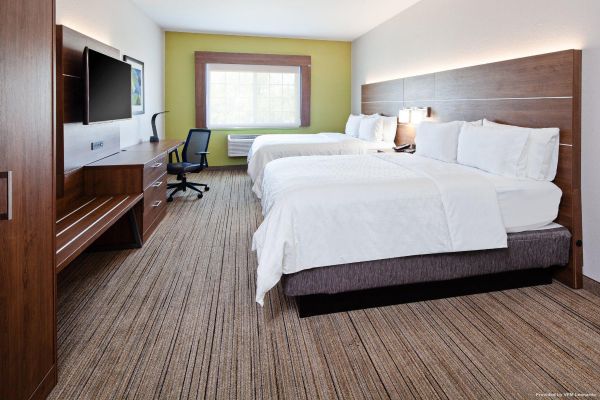 Holiday Inn Express & Suites TULARE (Tulare)